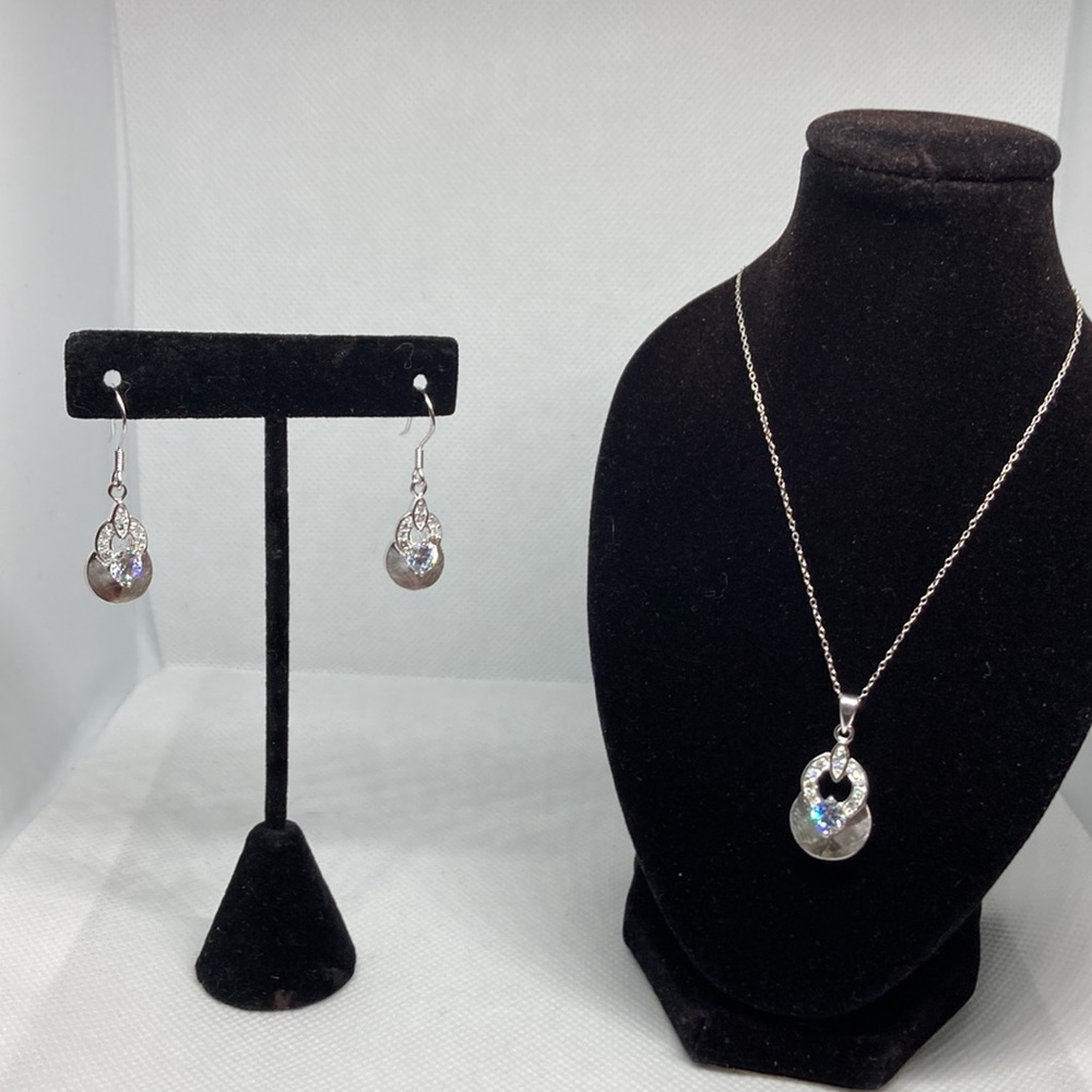 Earring & Necklace Set w/ Sterling Silver, 1 Round Cut Swarovski Crystal J84
